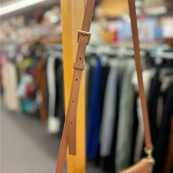 Viv & Lou Carmel Crossbody Bag - Picture 3 of 5